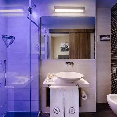 Aparthotel 7 R House *
